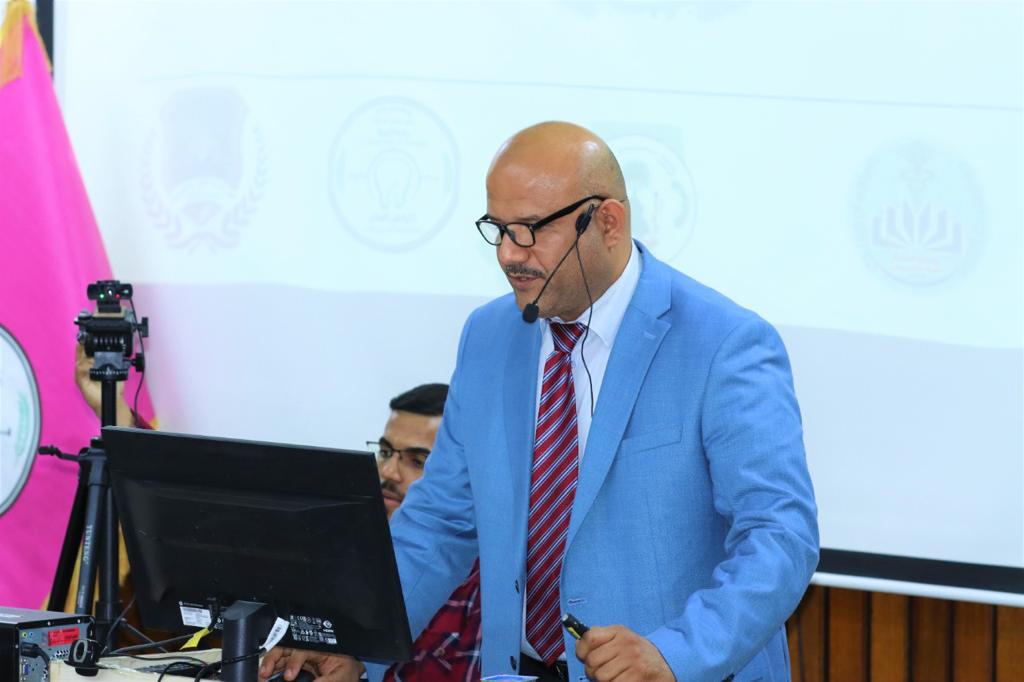 تدريسي في كلية الصيدلة يشارك في المؤتمر التقويمي الأول لكيات المجموعة الطبية في جامعة البصرة 